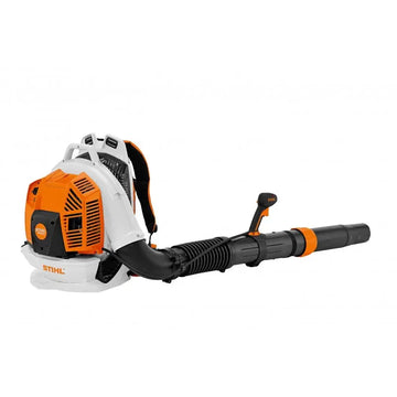 Souffleur à dos STIHL BR 700, moteur thermique 4-Mix 64,8 cm³, 2.8 kW, débit 1860 m³/h, soufflage puissant et maniable pour professionnels espaces verts et jardinage.
