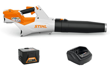 Souffleur à main STIHL BGA 57 Pack Initial, Lithium-Ion 38 V, 2,3 kg, débit 600 m³/h, autonomie 25 min avec batterie AK 20, idéal entretien jardin.