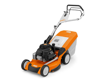 Tondeuse thermique STIHL RM 655 YS, moteur Kawasaki 179 cm³, hydrostatique, largeur 53 cm, bac 70 L avec témoin, mulching, réglage centralisé, pour grandes pelouses jusqu’à 2500 m².
