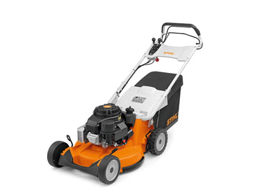 Tondeuse thermique STIHL RM 756 YS professionnelle : moteur Kawasaki, 54 cm de coupe, bac 80 L, transmission hydrostatique, mulching en option.