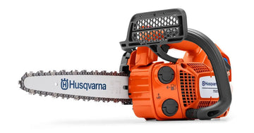 Tronçonneuse HUSQVARNA T 525 – Élagueuse thermique 25 cm, légère (2,7 kg), 1000 W. Parfaite pour l’élagage, les travaux en hauteur et la coupe de bois. Démarrage facile, guide + 2 chaînes inclus.